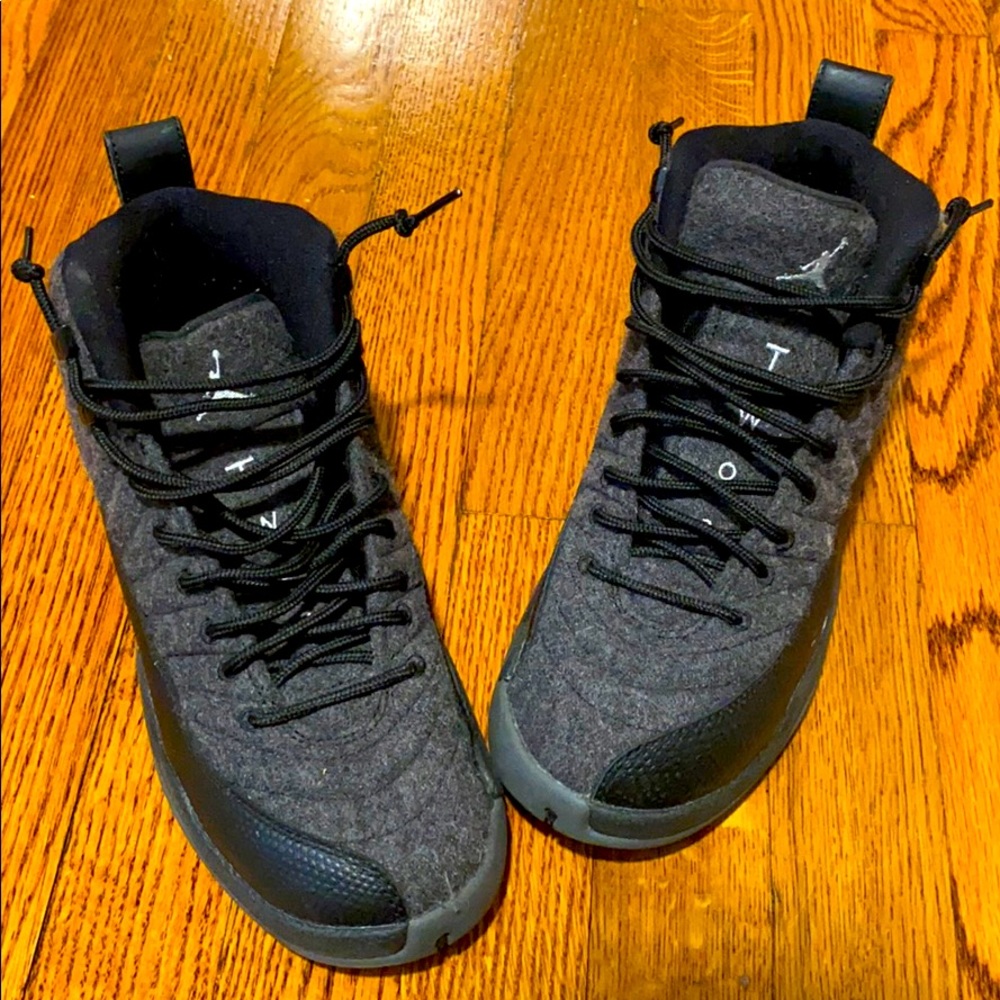 Sneaker shoes / Nike Jordan 12